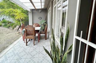 4 Bedroom Property for Sale in Paradise Beach Eastern Cape